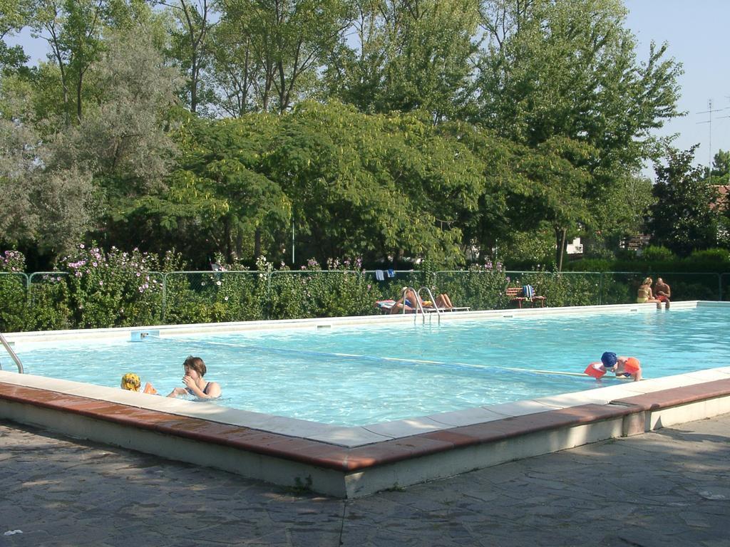 Residence 3 D Lido di Spina Buitenkant foto